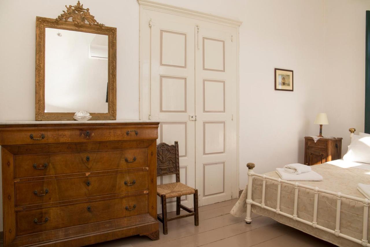 1861 Mansion Spetses Villa Bagian luar foto