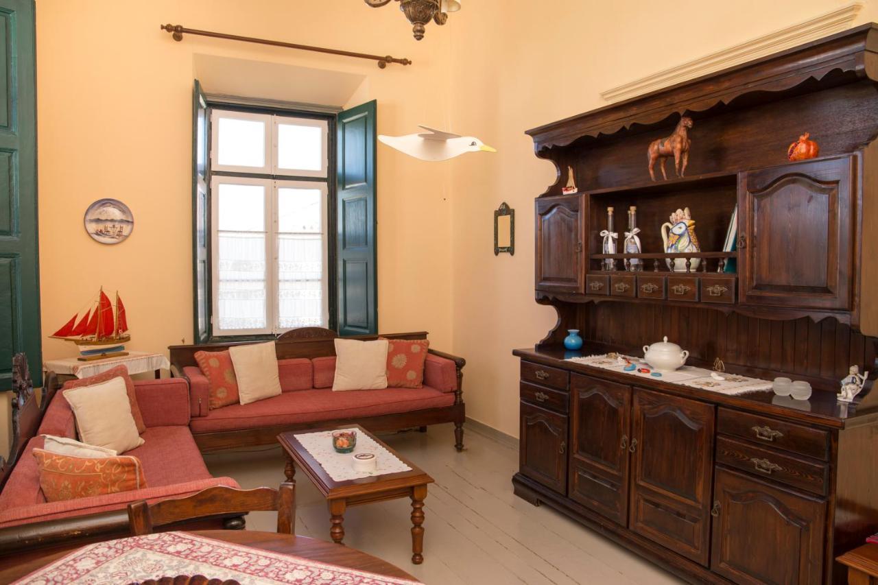1861 Mansion Spetses Villa Bagian luar foto
